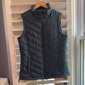 Women's Quilted Sleeveless Jacket - Black